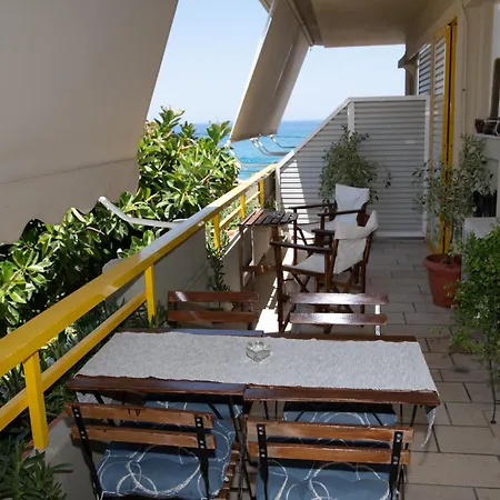 Eftihia Apartments By The Sea 雷斯蒙 Exterior photo